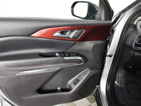 Used 2025 Chevrolet Traverse Z71 image 34