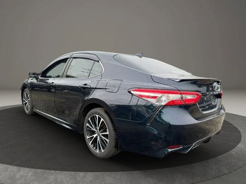 Used 2020 Toyota Camry SE FWD image 7