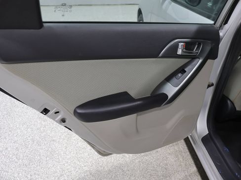 Used 2013 Kia Forte EX w/ Premium Pkg FWD image 18