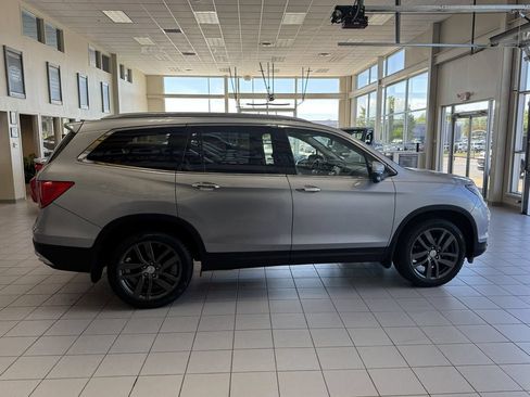 Used 2017 Honda Pilot Touring image 6