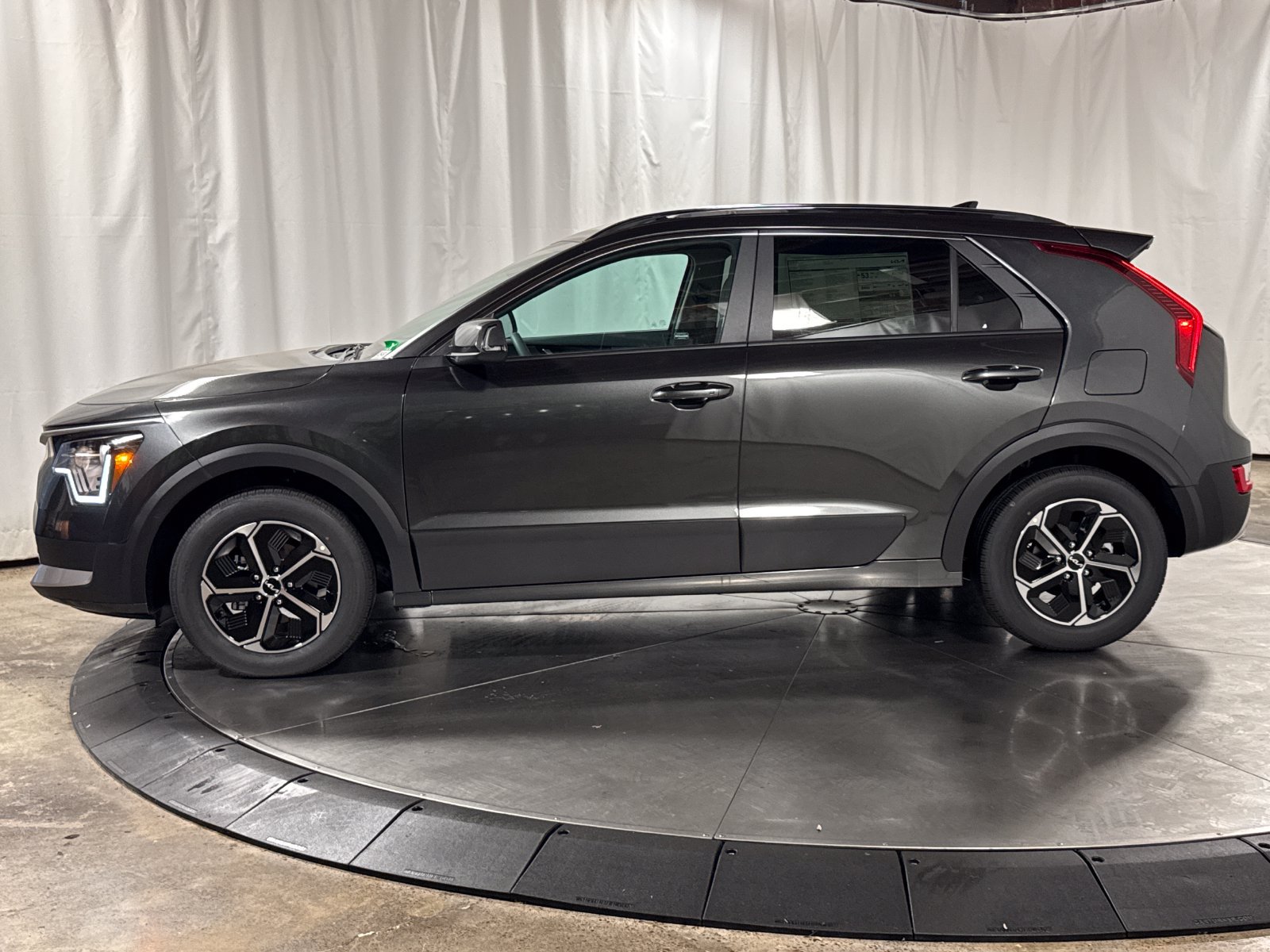 New 2026 Kia Niro EX FWD image 8