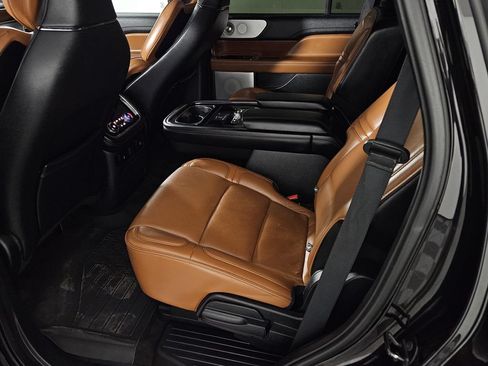 Used 2019 Lincoln Navigator Reserve w/ Cargo Package AWD/4WD image 24