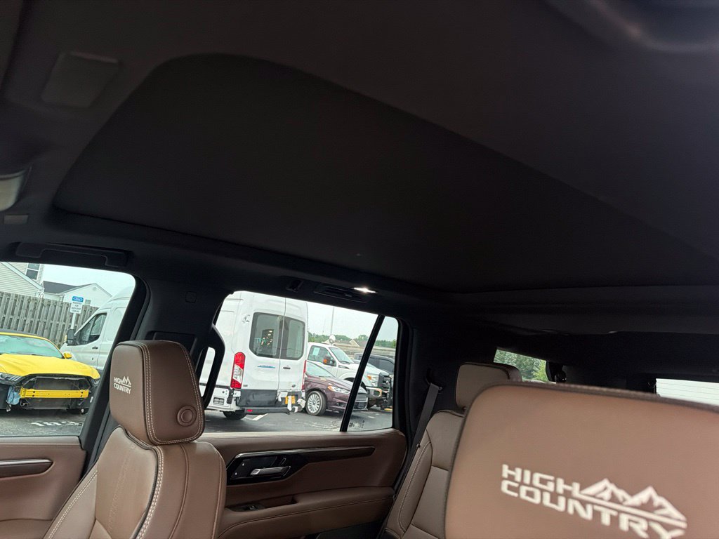 Used 2025 Chevrolet Tahoe High Country AWD/4WD image 25
