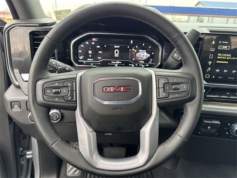 Used 2025 GMC Sierra 1500 Elevation image 16