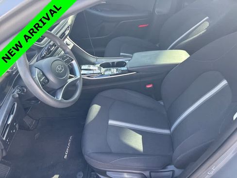 Used 2022 Hyundai Sonata SE w/ Preferred Accessory Package image 3