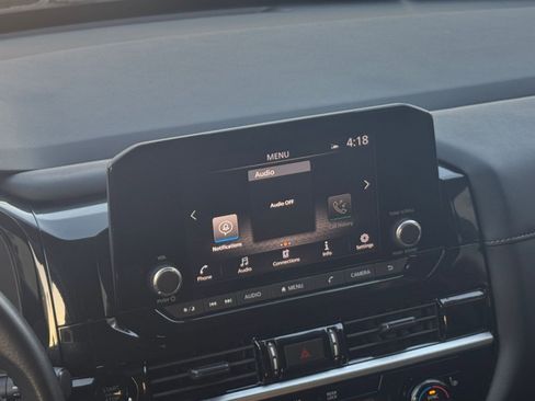 Used 2025 Nissan Pathfinder SV image 18