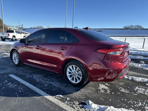 Used 2022 Toyota Corolla LE w/ LE Premium Package image 8