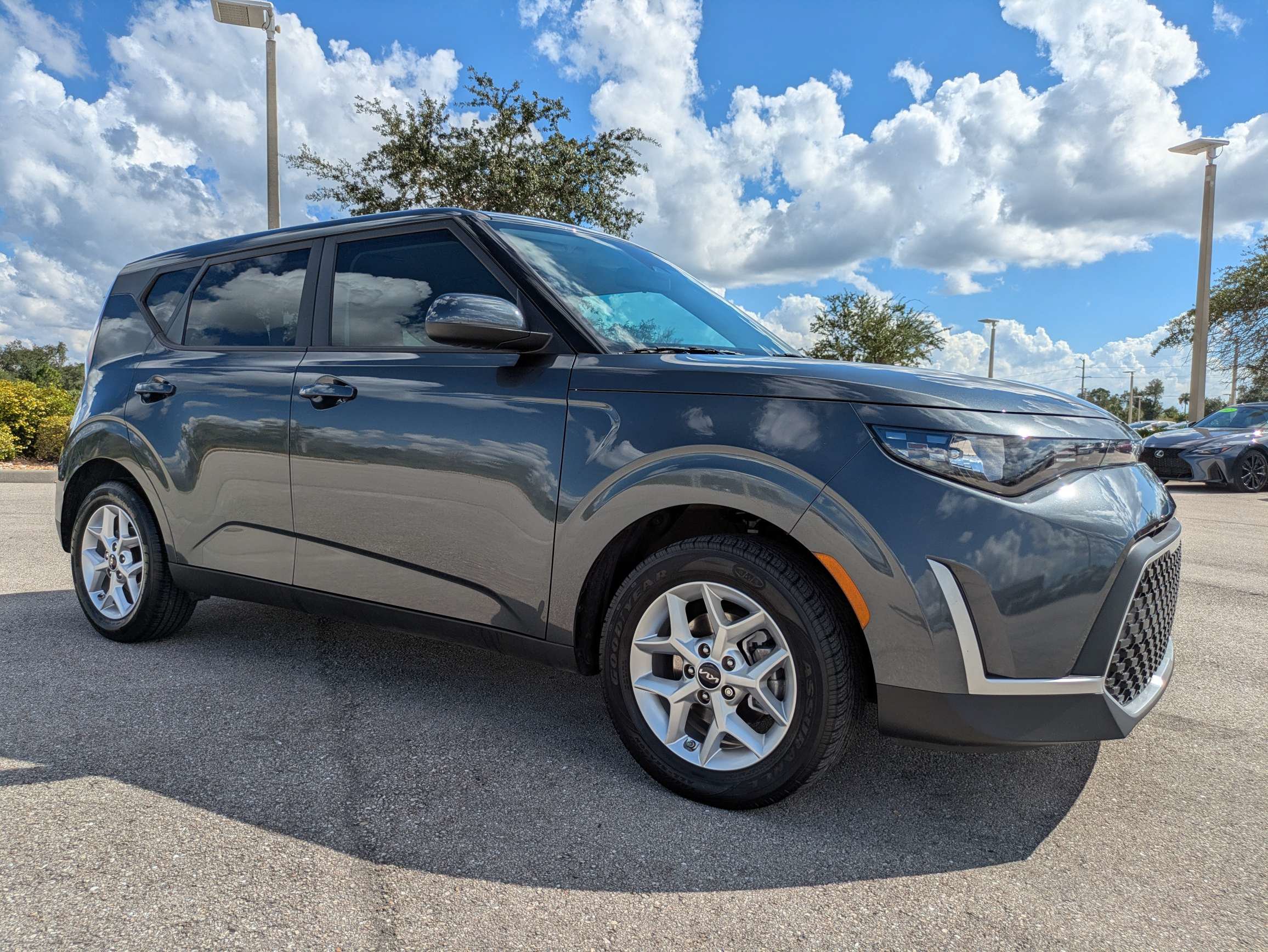 Certified 2024 Kia Soul LX w/ Option Group 015 FWD image 2