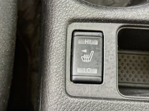 Used 2018 Nissan Rogue SL w/ Premium Package AWD/4WD image 11