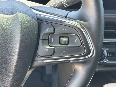 Used 2025 Buick Envista Sport Touring w/ Convenience I Package FWD image 20