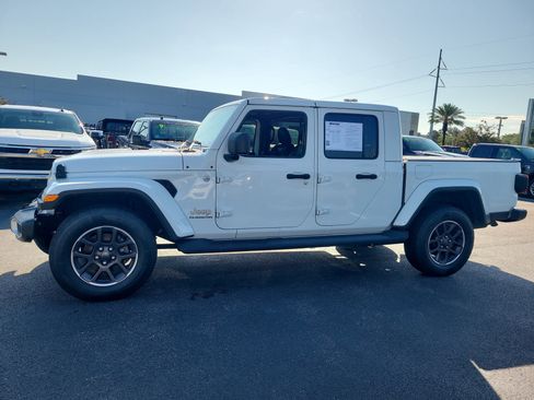 Used 2021 Jeep Gladiator Overland AWD/4WD image 7