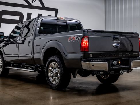 Used 2015 Ford F250 Lariat w/ Lariat Interior Package image 37