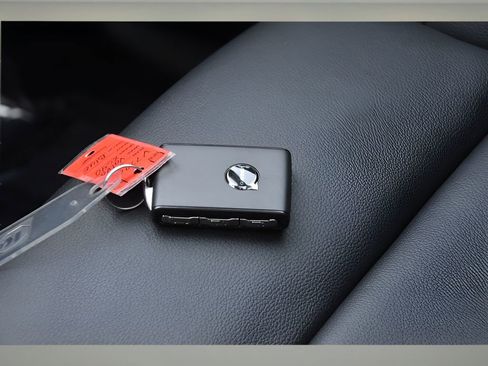 New 2026 Volvo XC40 B5 Plus w/ Protection Package Premier image 40