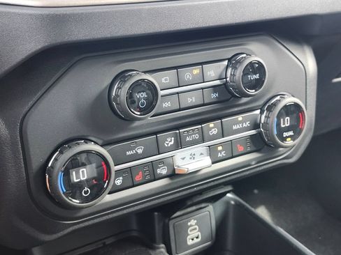 New 2026 Ford Bronco Outer Banks AWD/4WD image 21