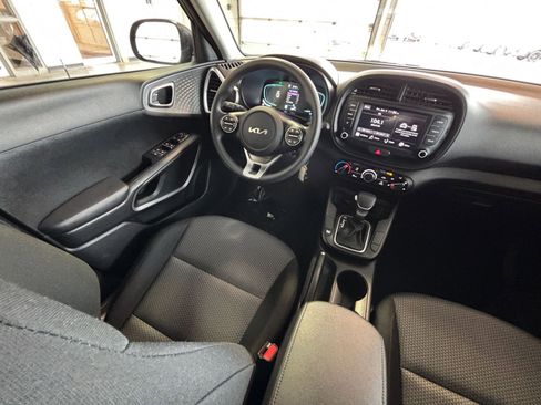 Used 2025 Kia Soul LX w/ LX Technology Package image 37