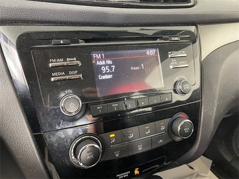 Used 2018 Nissan Rogue Sport S image 7