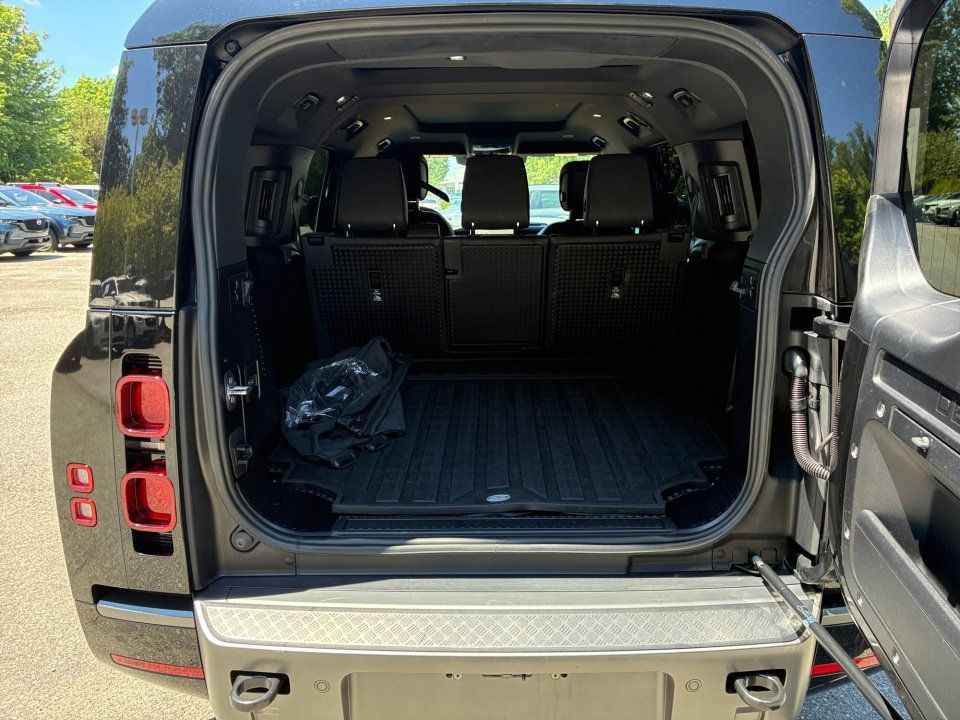Certified 2024 Land Rover Defender 130 Outbound AWD/4WD image 15