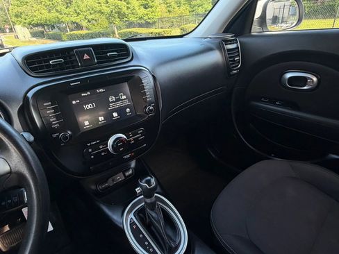 Used 2019 Kia Soul w/ Convenience Package FWD image 19