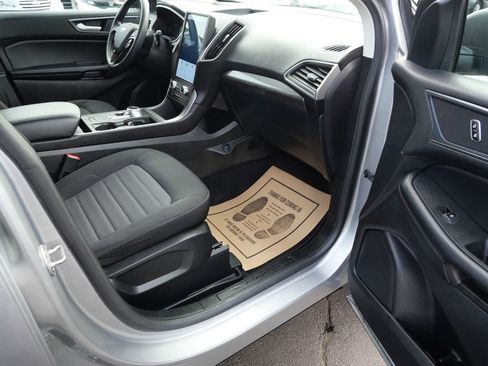 Used 2021 Ford Edge SE w/ Cargo Accessory Package image 17