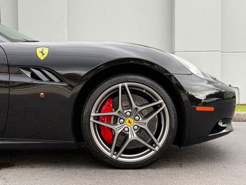 Used 2013 Ferrari California image 6