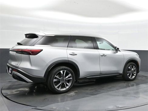 Used 2023 INFINITI QX60 Luxe image 3