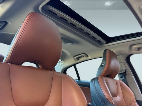 Used 2017 Volvo S60 T5 Inscription Platinum image 15