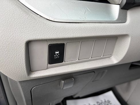 Used 2017 Toyota Sienna L FWD image 25