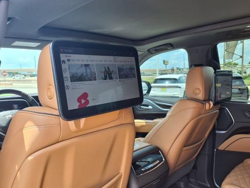 Used 2024 Cadillac Escalade Sport w/ Touring Package AWD/4WD image 14