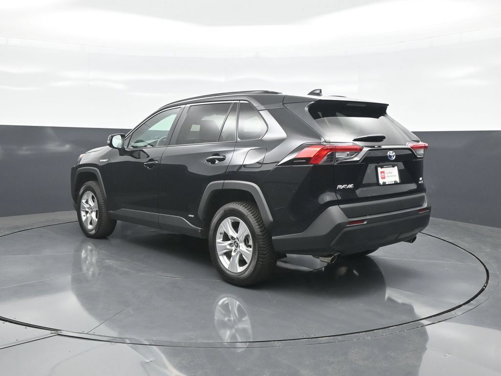 Used 2020 Toyota RAV4 LE w/ Carpet Mat Package AWD/4WD image 5