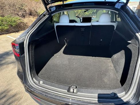 Used 2024 Tesla Model Y Long Range RWD image 30