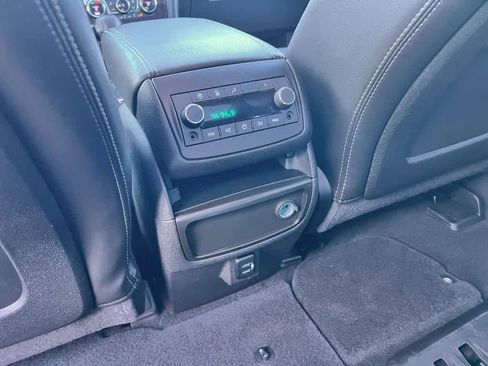 Used 2017 Chevrolet Traverse Premier image 22