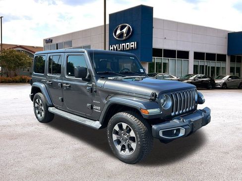 Used 2018 Jeep Wrangler Unlimited Sahara image 7