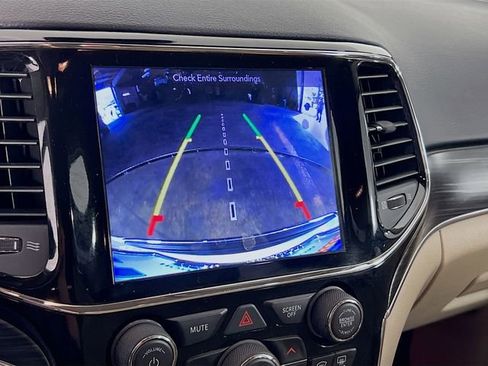 Used 2019 Jeep Grand Cherokee Limited image 15