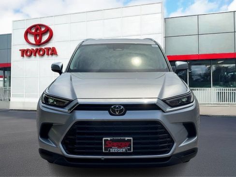 Used 2026 Toyota Grand Highlander AWD image 13