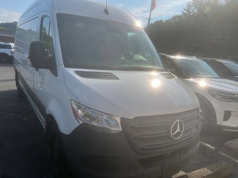 Used 2022 Mercedes-Benz Sprinter 3500 image 5