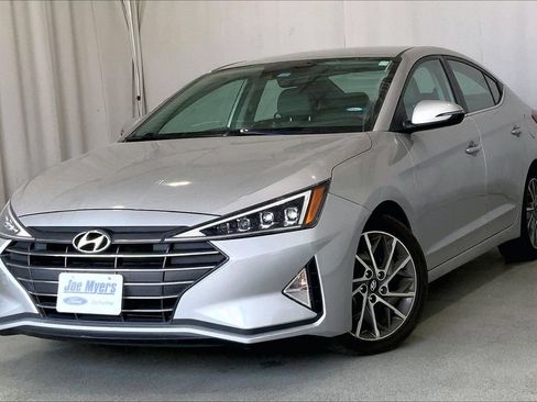 Used 2020 Hyundai Elantra Limited FWD image 2