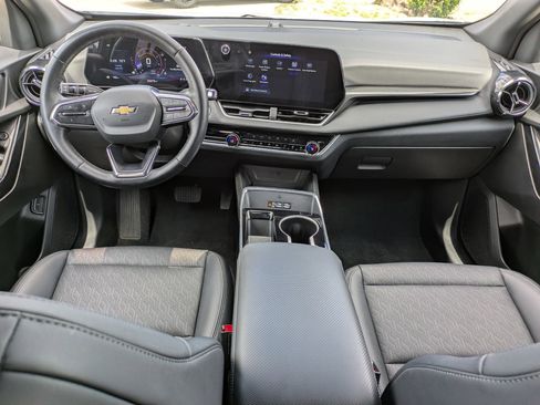 Used 2025 Chevrolet Equinox LT w/ Convenience Package II image 15