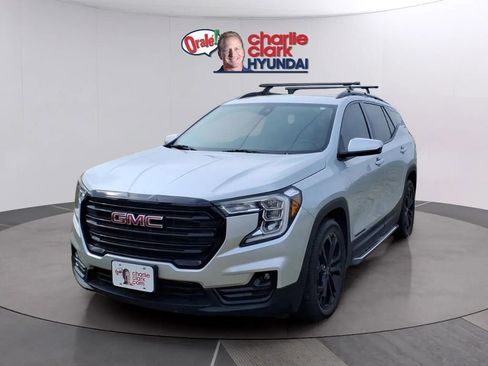 Used 2022 GMC Terrain SLT w/ LPO, 'HIT The Road' Package FWD image 1