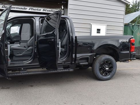 New 2025 Ford F350 XLT w/ Black Appearance Package image 23