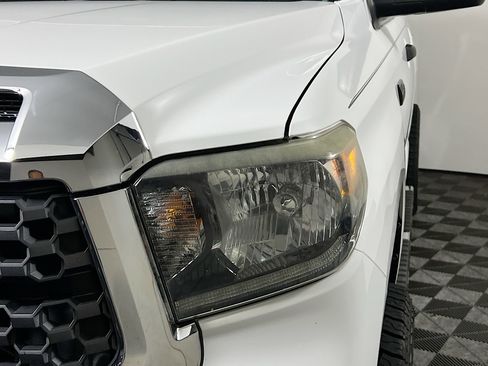 Used 2020 Toyota Tundra SR5 w/ SR5 Upgrade Package RWD image 11