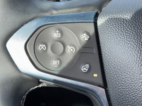 Used 2023 Chevrolet Traverse RS image 23