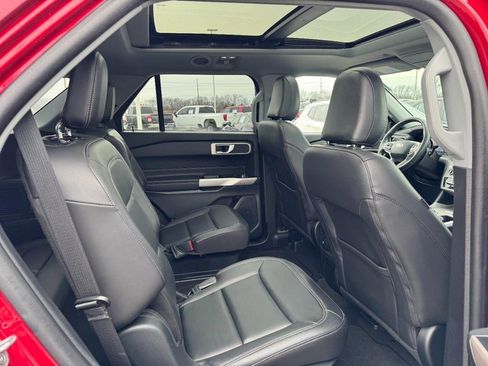 Used 2023 Ford Explorer XLT w/ Equipment Group 202A image 10