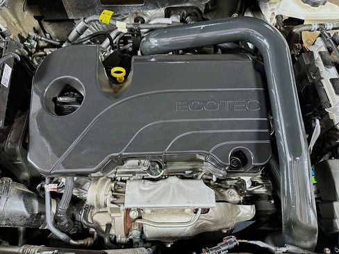 Used 2023 Chevrolet Equinox LT FWD image 31