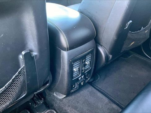 Used 2014 Jeep Grand Cherokee Limited image 10