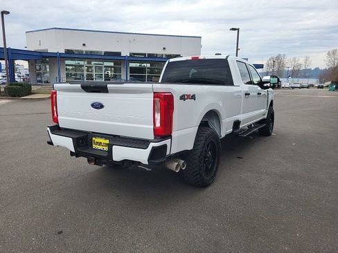Used 2024 Ford F350 XLT image 7
