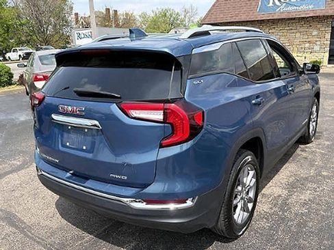 Used 2024 GMC Terrain SLT AWD/4WD image 7