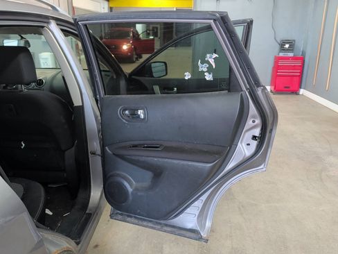 Used 2013 Nissan Rogue SV FWD image 28