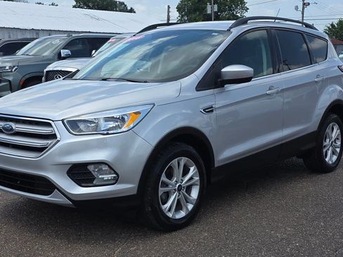 Used 2018 Ford Escape SE w/ SE Sync 3 Package FWD image 7