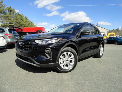 New 2025 Ford Escape Active w/ Active Premium Tech Pack image 1