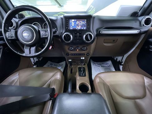 Used 2014 Jeep Wrangler Unlimited Sahara w/ Connectivity Group image 18